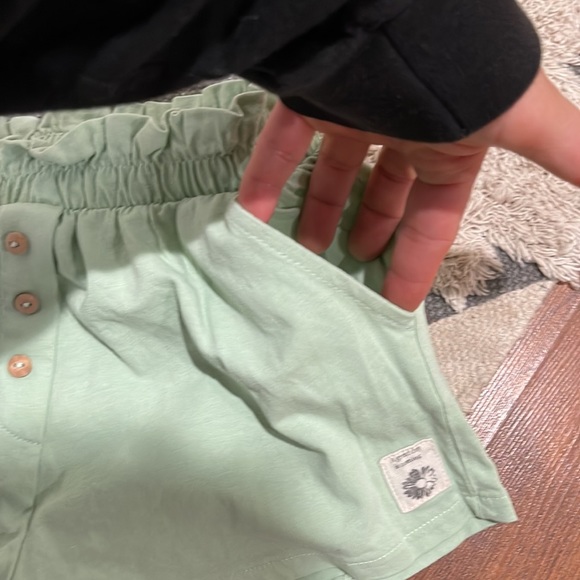 Zara shorts - Picture 3 of 4